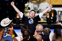 Илон Маск чипировал человека. Какую цель преследует миллиардер?