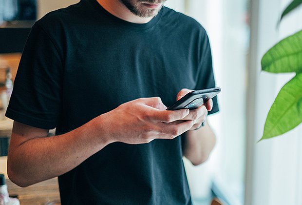 В Китае создали ядерную батарею для смартфона, она будет работать вечно. Как это изменит мир технологий?