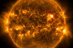 Шесть мощных вспышек зарегистрировали на Солнце