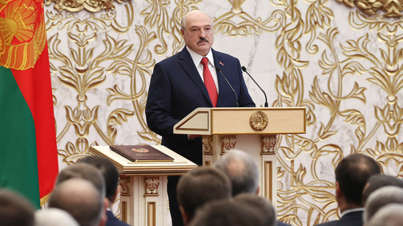 Лукашенко официально вступил в должность президента Белоруссии на cедьмой срок