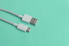 Раскрыта опасность использования общественных зарядных станций