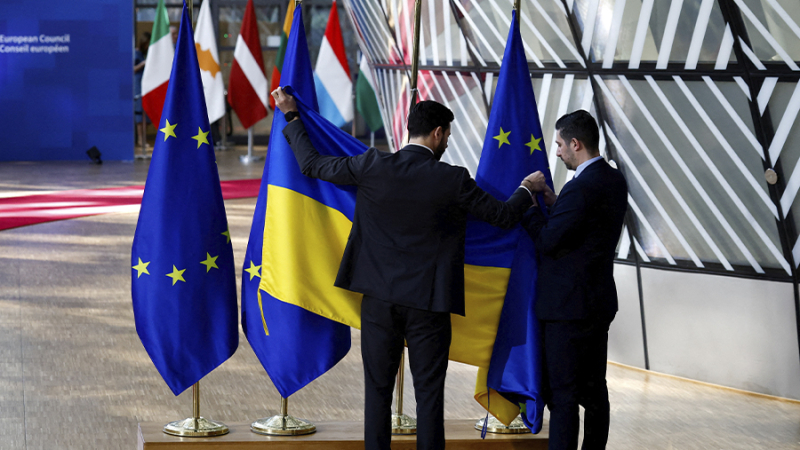 СМИ сообщили о плане ЕС создать фонд военной помощи Украине в обход Венгрии