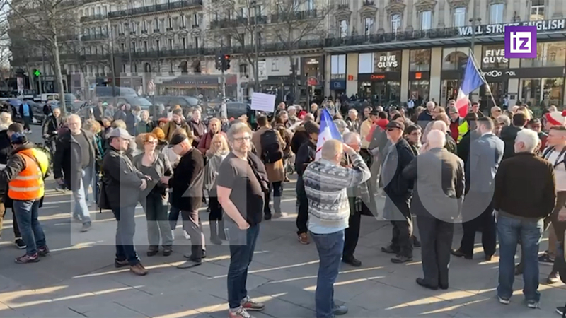 В Париже прошли протесты против &laquo;коалиции желающих&raquo;