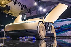 Роботакси Tesla начало работать в США