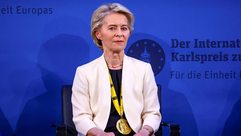 Эксперт заявил о поддержке Европой курса против РФ из-за награждения фон дер Ляйен