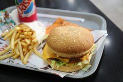 Эксперты определили вызывающие воспаление десен продукты