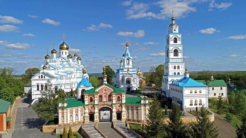 На западе Украины насильно задержали настоятеля монастыря УПЦ