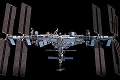 SpaceX перенесла миссию Ax-4 на МКС