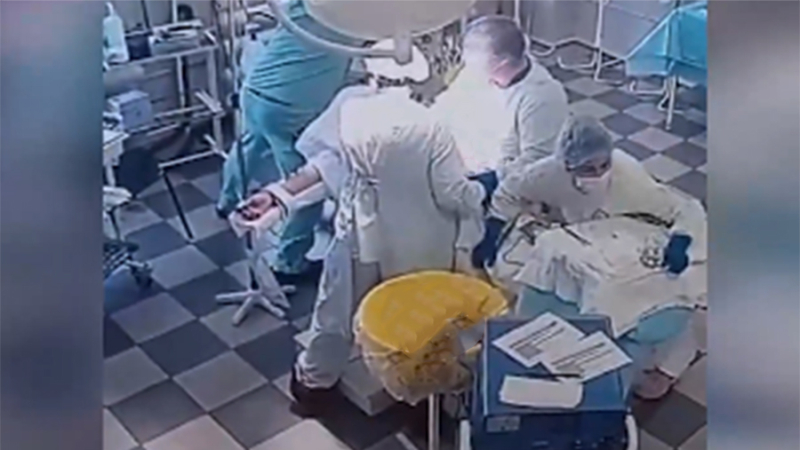 Оставшихся в операционных при землетрясении на Камчатке медиков наградят